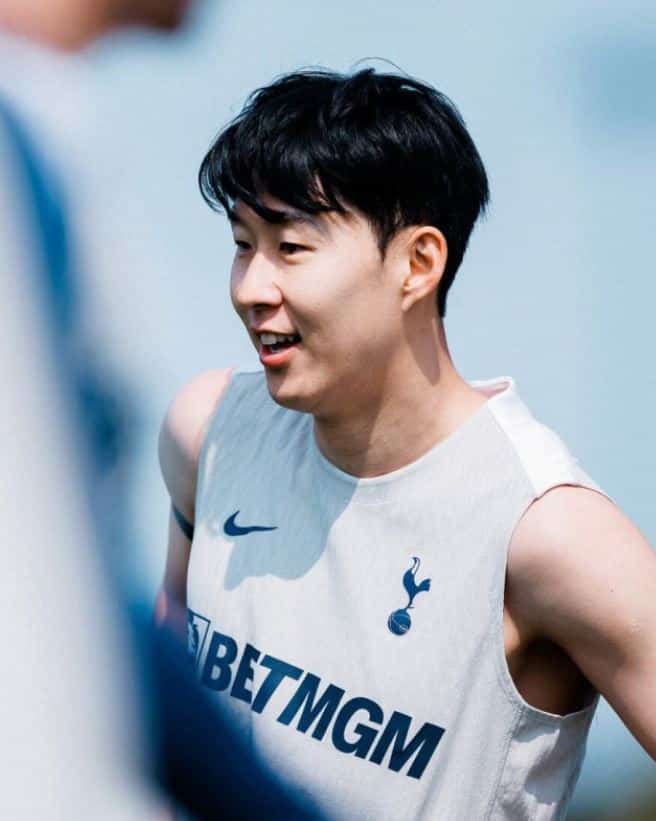 이적과 잔류 손흥민의 행방